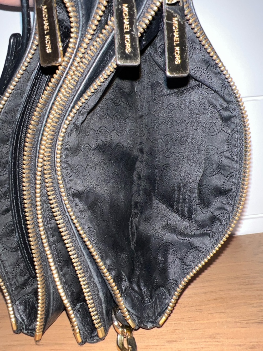 Michael Kors Jet Set Travel Pebbled Black Leather Crossbody Pouch with Gold Logo - Picture 9 of 16